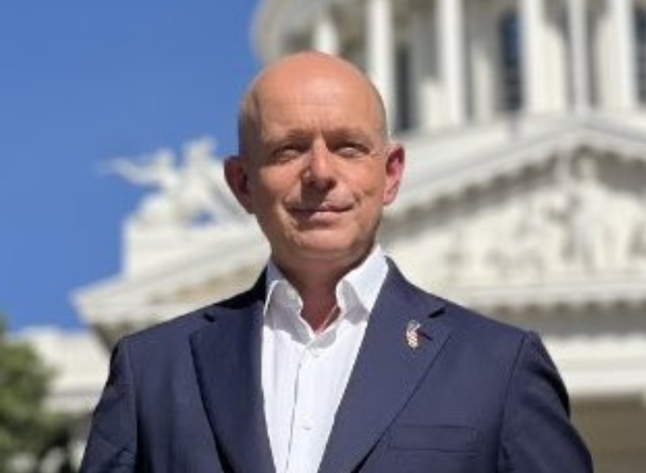 President Trump Endorses Steve Hilton For Governor